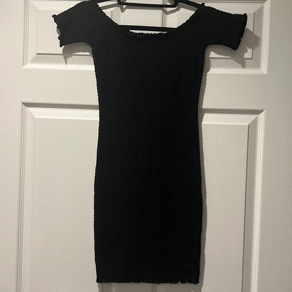 fifth & Mode Dresses & Skirts - NWOT Fifth & Mode Black Smocked Dress Size P